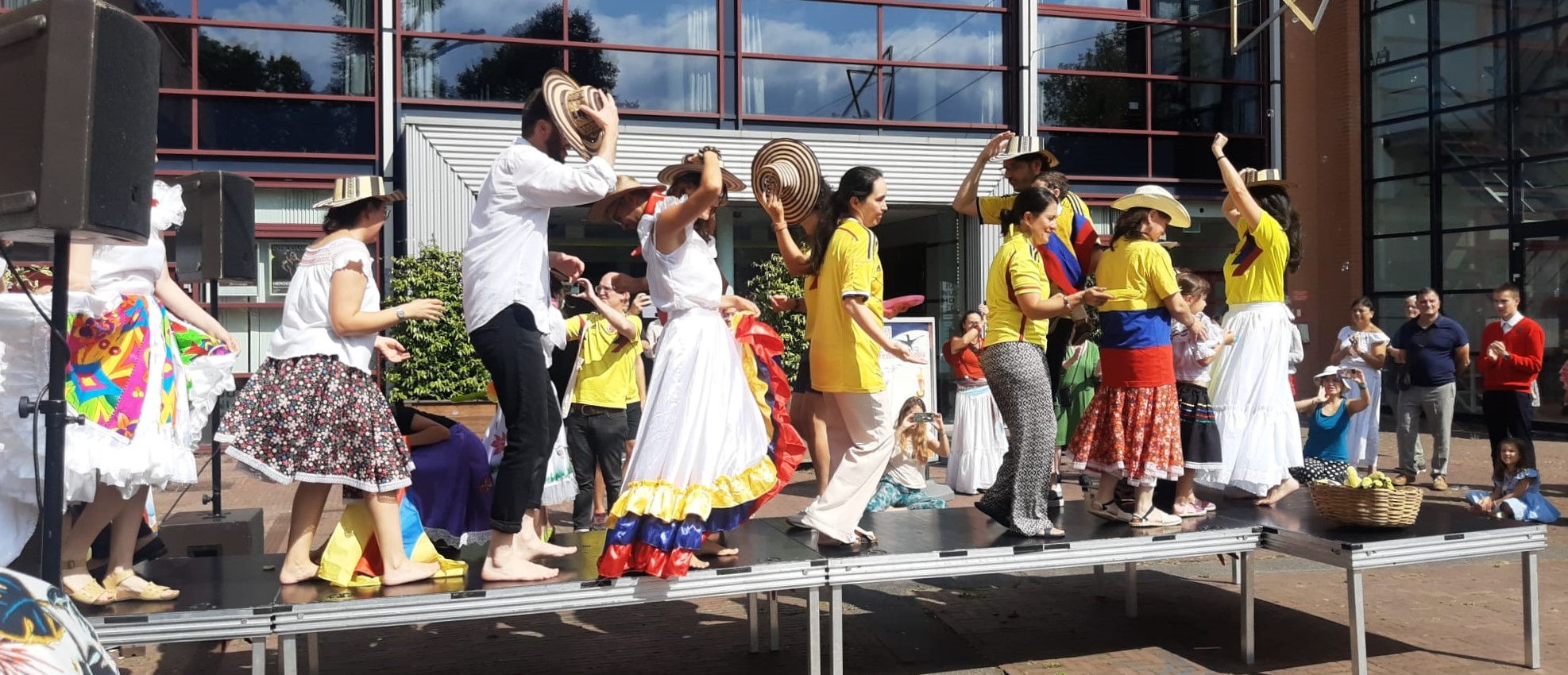 Festival Colombia 2024 Modeshow Wageningen City of Cultures